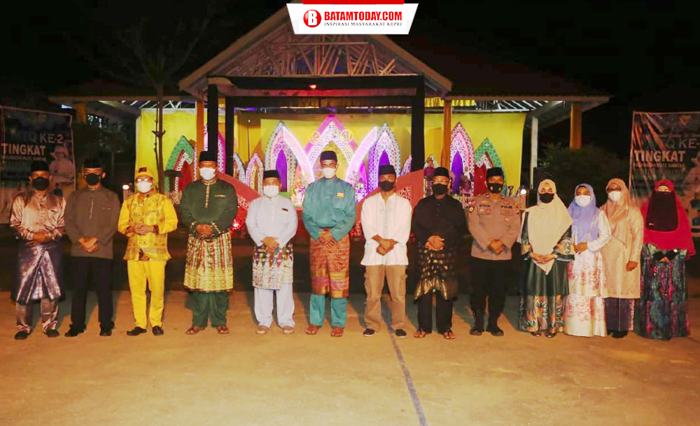Bupati Kabupaten Kepulauan Anambas, Abdul Haris saat foto bersama dengan FKPD dan FKP Kecamatan